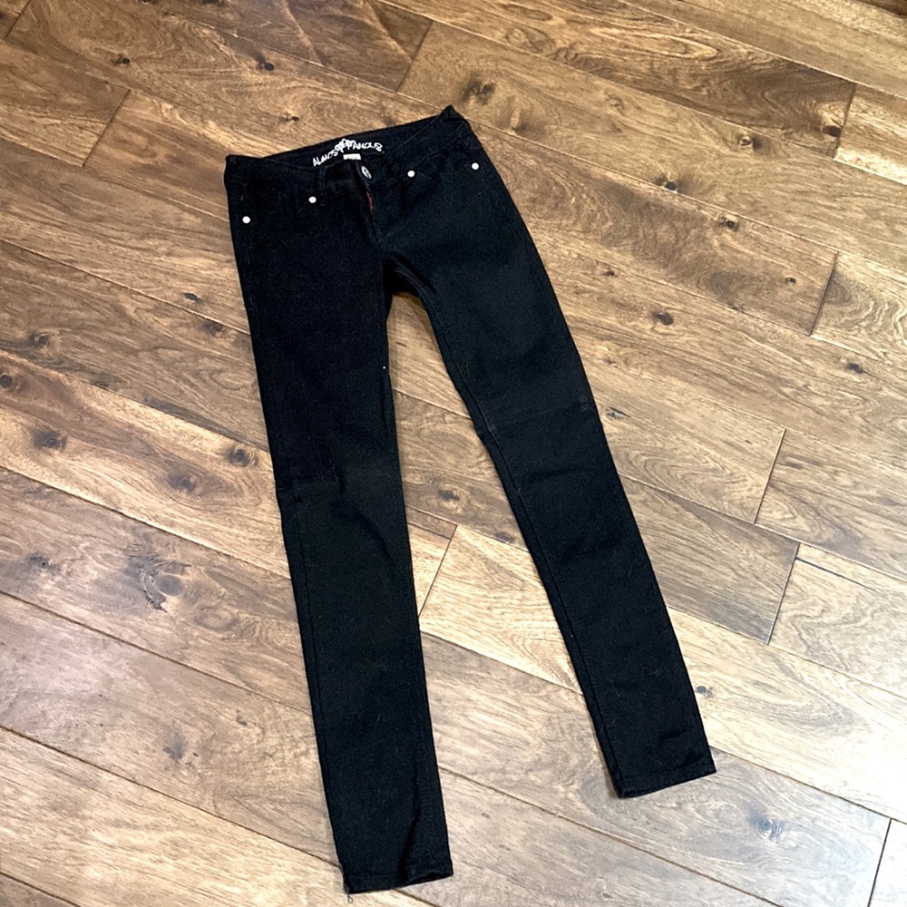 Black Skinny Jeans Almost Famous Size 3 🍍